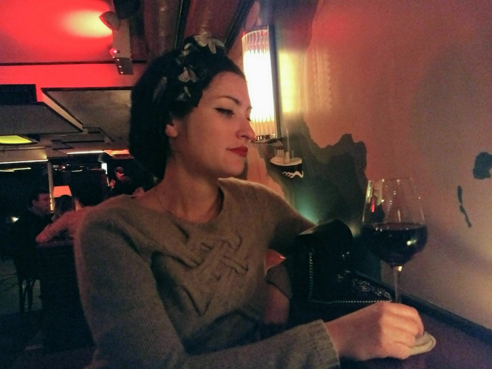 Marianna with vintage hair and red lipstick - Hollywood -style at Slowly Shirley